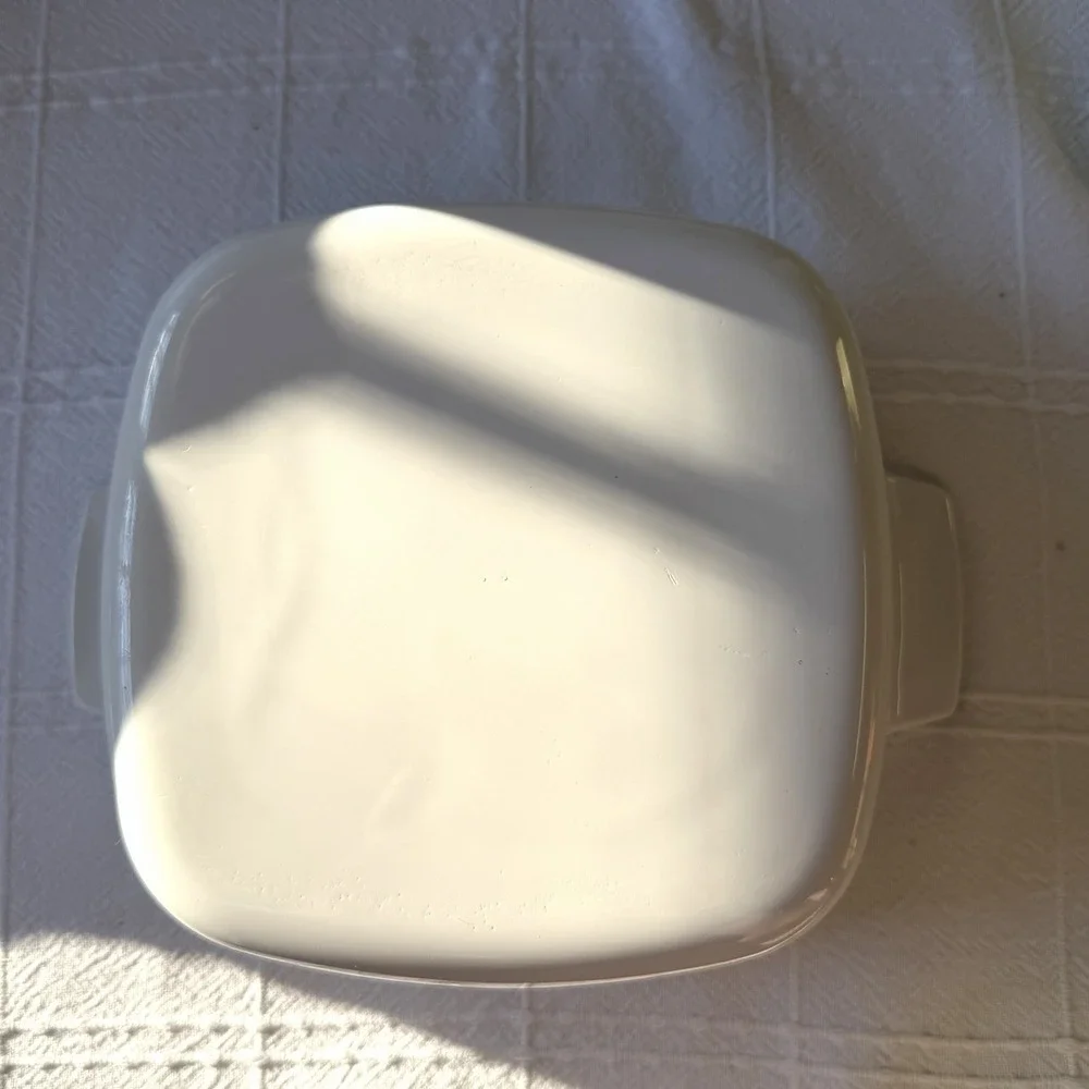 Vintage Corning Ware Shadow Iris casserole dish 1.5 L A-1 1/2 -B